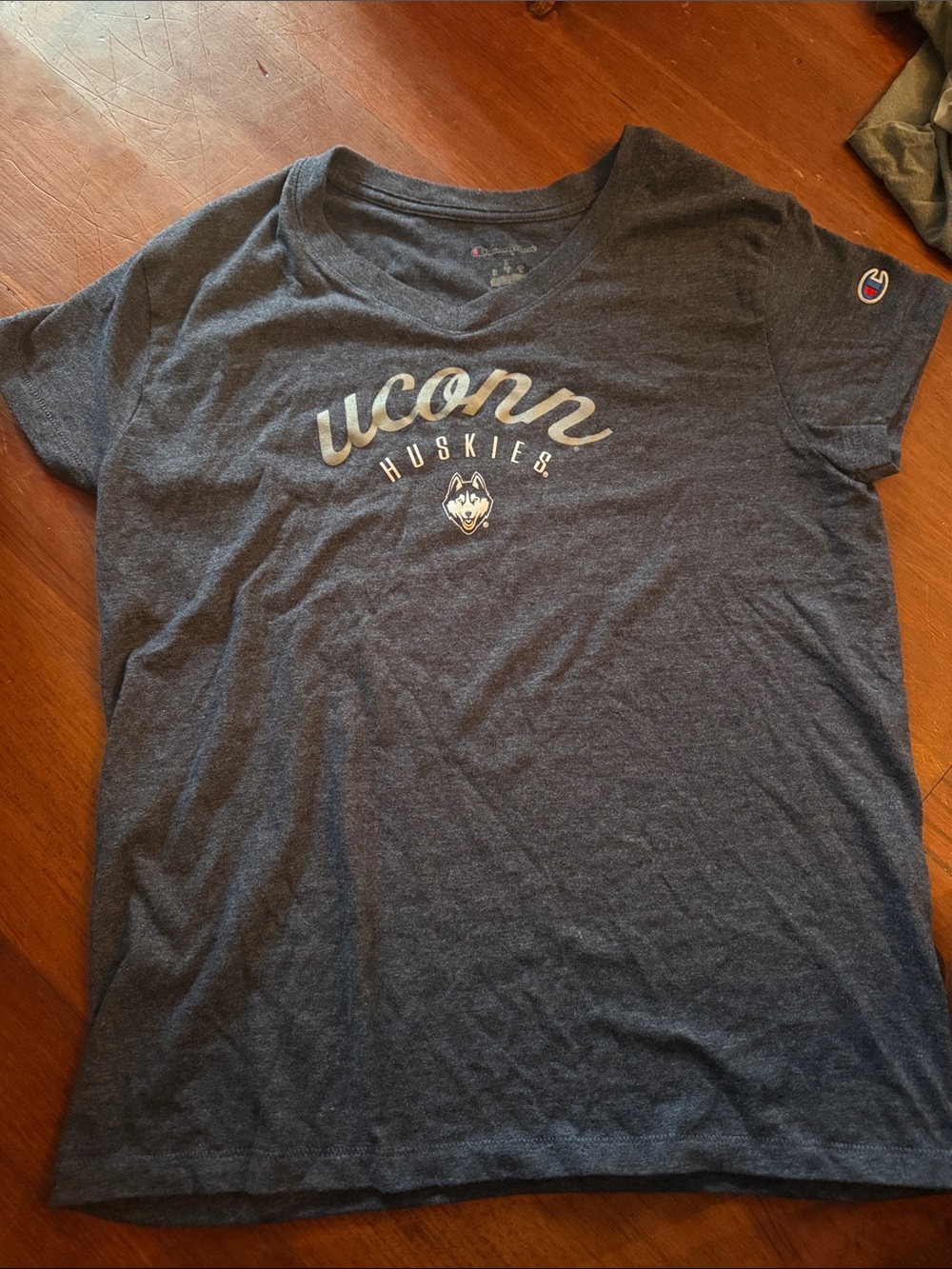 Champion Navy UConn Huskies Women's V‑Neck Tee